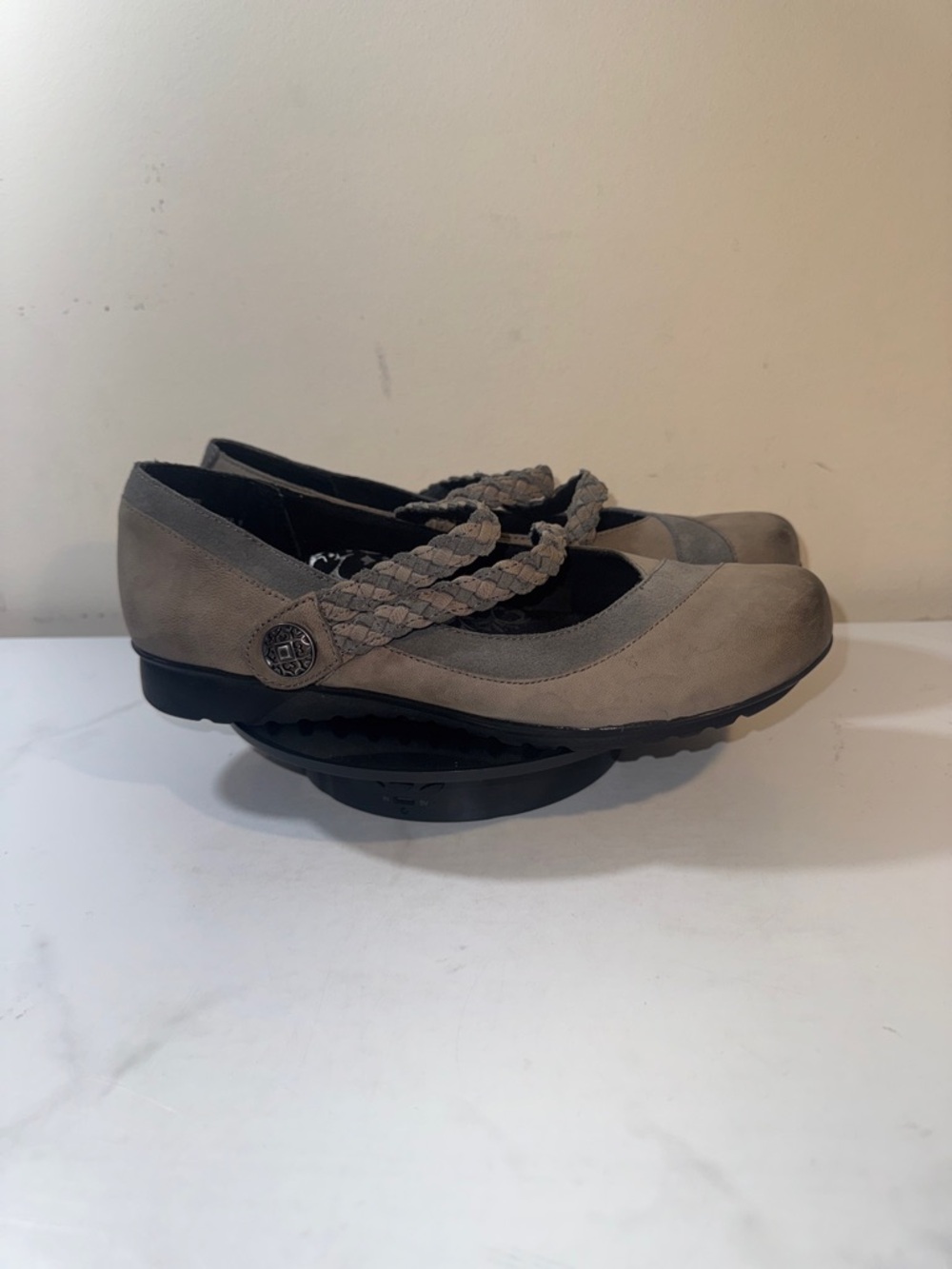 Aetrex Ada Braided Taupe Leather Comfort Mary-Jane Flats - Women’s Size 8.5